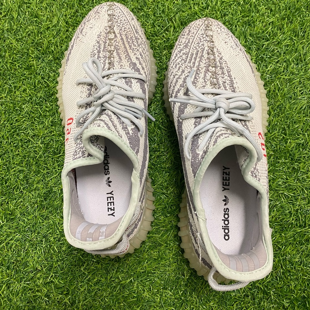 UA NOT AUTHENTIC FAKE YEEZY BLUE TINTS